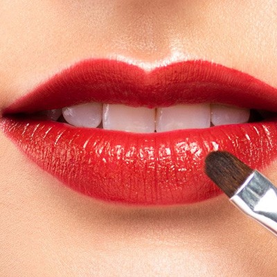 چگونه لب هایی حجیم و جذاب داشته باشیم؟